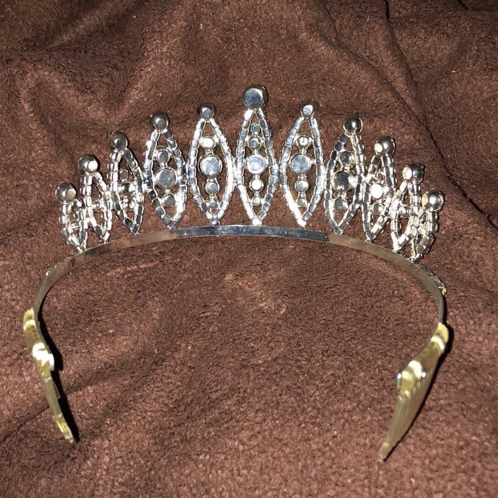 Crown - Picture 2 of 5